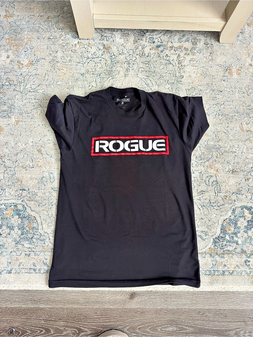 Rogue Graphic Short Sleeve Tee Size Medium